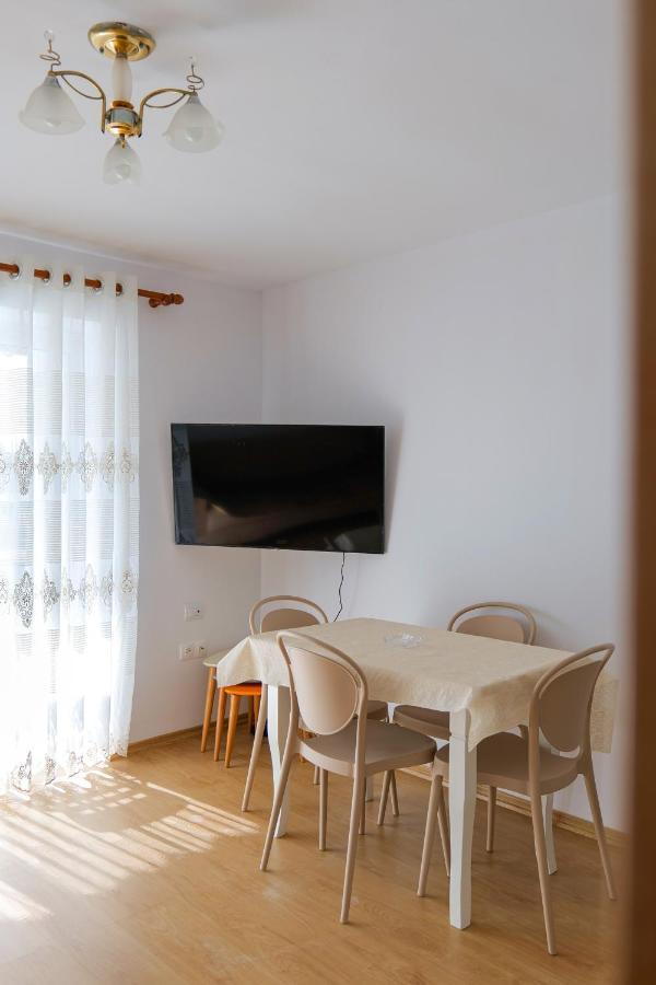Season Villa Sarandë